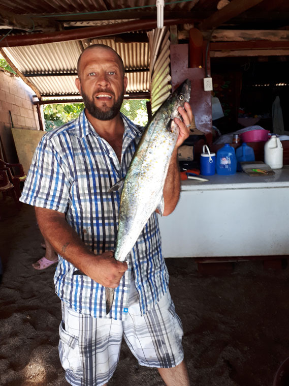 Loco Por La Pesca - Los Cabanos, El Salvador